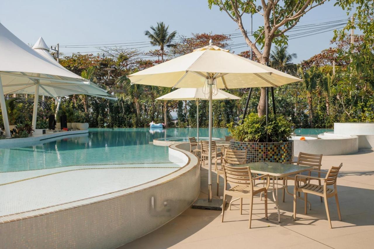 Luxury Sea View Room Beach Front Luxury Jomtien Beach Exterior photo