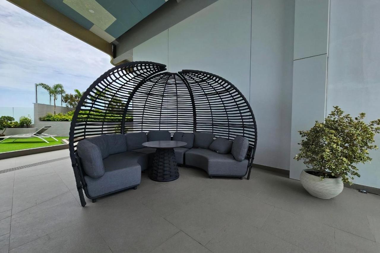 Luxury Sea View Room Beach Front Luxury Jomtien Beach Exterior photo